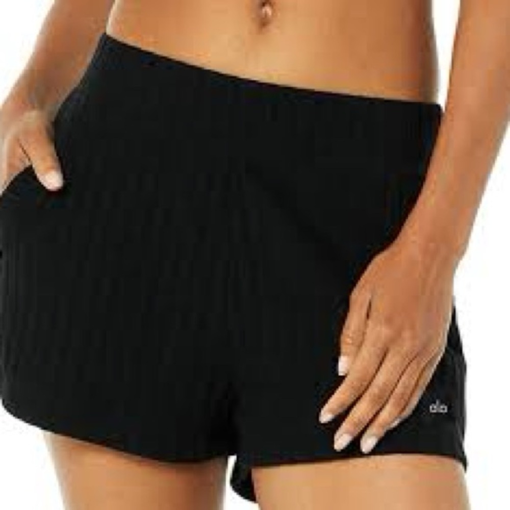 Alo Yoga - Ribbed Take Comfort Short / XS in Black